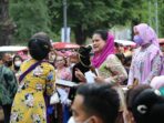 Ummi Harneli dan Ibu Amel Hadiri Acara Hari Batik dan Berkebaya Bersama Ibu Negara