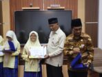 Gubernur Sumbar Serahkan Sertifikat dan Plakat Kepada 16 Siswa/i SMP dan SMA Pemenang Lomba Tahun Toleransi 2022