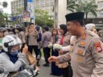Keren, Ditintelkam, Ditpamobvit Polda Sumbar dan PHRI Bagi Takjil ke Pengendara