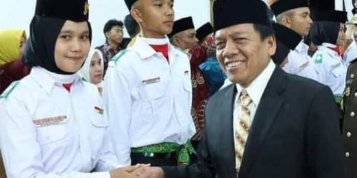 Wakil Ketua DPRD Sumbar Suwirpen Suib Hadiri Pengukuhan Paskibraka Tingkat Sumbar