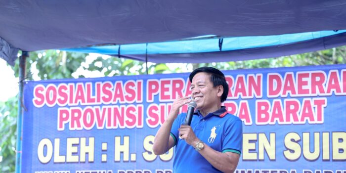 Wakil Ketua DPRD Sumbar Suwirpen Suib Sosialisasikan Perda No 9 Tahun 2018 di Sungai Sapih Kota Padang