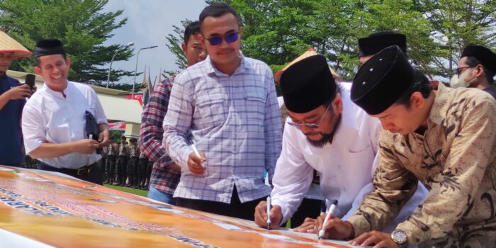 Gelar Deklarasi Pemilu Damai, Leonardy Harmainy Apresiasi Kapolda Sumbar