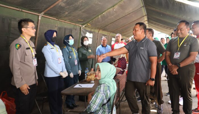 Sinergi TNI-Polri Mewarnai Perayaan HUT TNI ke-78 di Malang: Baksos, Bazar Murah, dan Senam Bersama