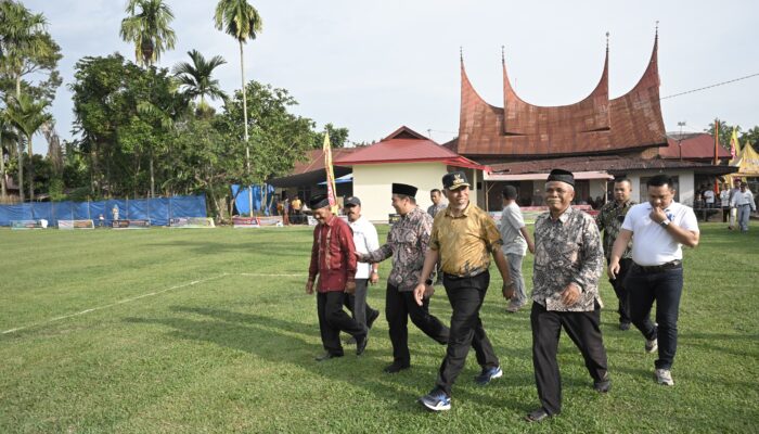 Gubernur Mahyeldi Apresiasi Semangat Masyarakat Dalam Memajukan Persepakbolaan Sumbar