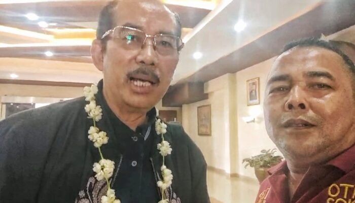 Hebat Gubernur Sumbar Dianugerahi Abah Rakean Dari Sunda