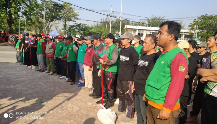 DPD LDII Kopta Surabaya Gotong Royong Bersihkan Pantai Kenjeran