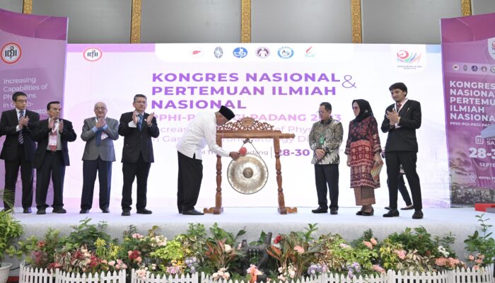 Gubernur Sumbar Tekankan Perubahan Paradigma Pelayanan Kesehatan pada Kongres Nasional PPHI, PGI, dan PEGI