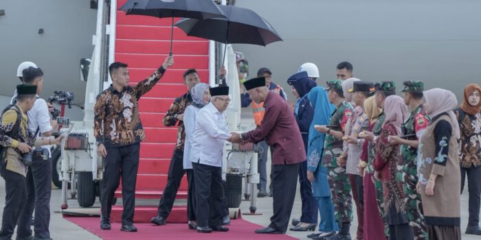 Kunker ke Sumbar, Wapres RI KH. Ma’ruf Amin Disambut Gubernur Mahyeldi dan Forkopimda