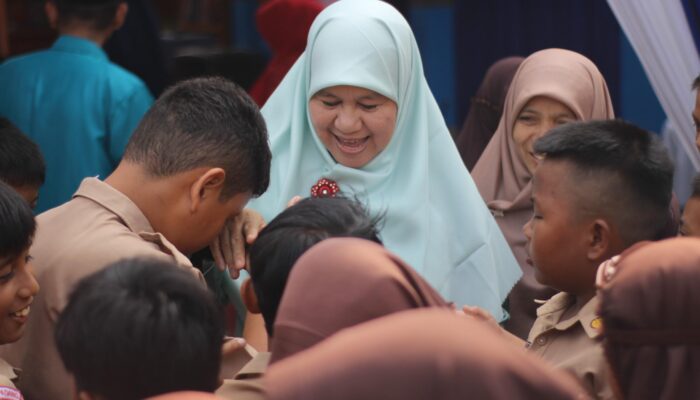 Hadiri Anniversary Rumah Cerdas Pemancungan, Umi Harneli Bahar Apresiasi Ilmu Adab Yang Diterapkan Dalam Pembelajaran