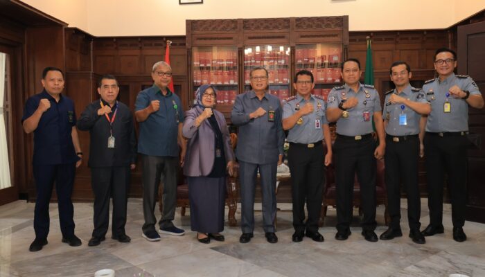 Jalin Silaturahmi, Kakanwil Kemenkumham Jatim Audiensi Ke Pengadilan Tinggi Jatim