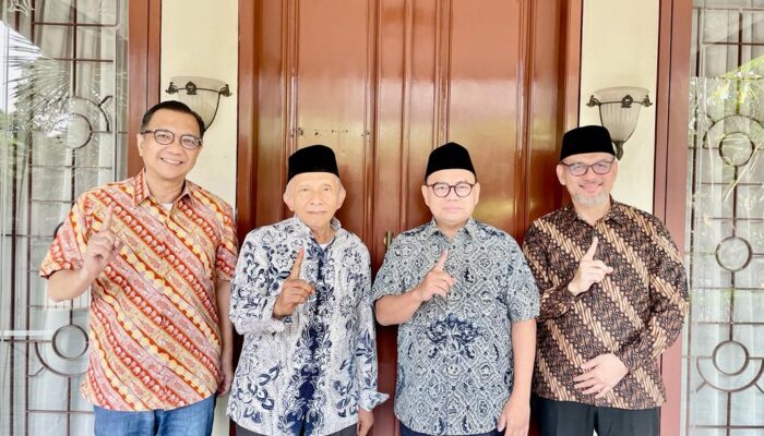 Ummat se Indonesia Antarkan AMIN Daftar ke KPU