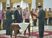 Gubernur Mahyeldi Lantik Arry Yuswandi Sebagai Asisten II Bidang Perekonomian dan Pembangunan Setdaprov Sumbar