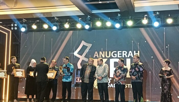 KPID Sumbar Sabet Penghargaan KPI Inovatif dan Kolaboratif