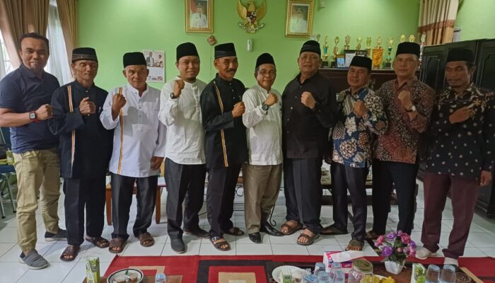 Syafrizal Datuak Nan Batuah Kukuhkan LKAAM Kecamatan Koto VII dan Kupitan