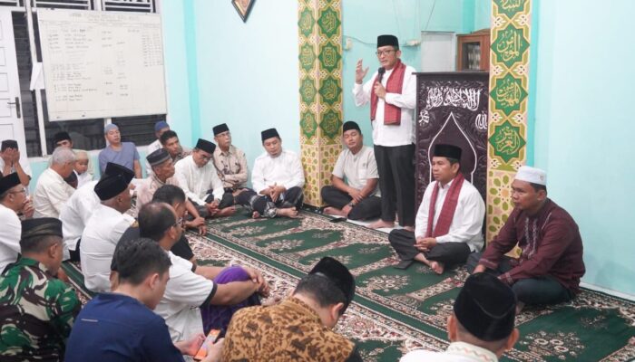 Subuh Sajadah di Mushalla Nurul Ikhlas Sawahan, Wako Hendri Septa Sampaikan Program Pembangunan