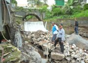 Gubernur Sumatera Barat Tinjau dan Koordinasikan Upaya Perbaikan Kawasan Terdampak Banjir dan Longsor