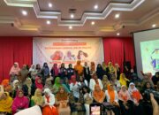 Hj. Nevi Zuairina Menghadiri Seminar “Perempuan Cerdas, Melek Politik” di Padang, Sumatera Barat