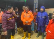 Wali Kota Padang Tinjau Evakuasi Warga Hingga Subuh