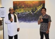 Pameran Kaligrafi di Masjid Mujahidin Padang, Hendri Septa Beli Karya Utama