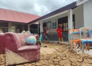 PMI dan Masyarakat Lakukan Aksi bersih Sekolah dan Fasum Pasca Banjir dan Longsor