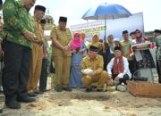 Gubernur Mahyeldi Meletakkan Batu Pertama Pembangunan Masjid Raya Jihad Koto Hilalang