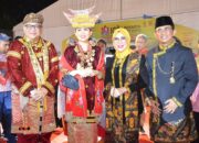 Delegasi Kota Padang Meriahkan Karnaval Budaya Nusantara di Rakernas APEKSI Balikpapan