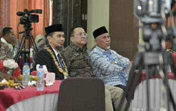 Gubernur Sumatera Barat Menyaksikan Pelantikan Rektor Universitas Metamedi