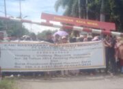 Ratusan Massa Lakukan Aksi Demo di PT LIN Pasaman Barat