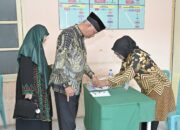 Mahyeldi Menjadi Pemilih Ke-10 Dalam PSU DPD RI di TPS 12, Kelurahan Jati Baru, Kota Padang