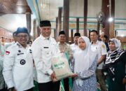 Antisipasi Kerawanan Pangan, Gubernur Mahyeldi Serahkan Bantuan Sembako