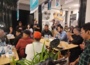 Fadly Amran Ngamen Dan Berkisah di Anomali Cafe