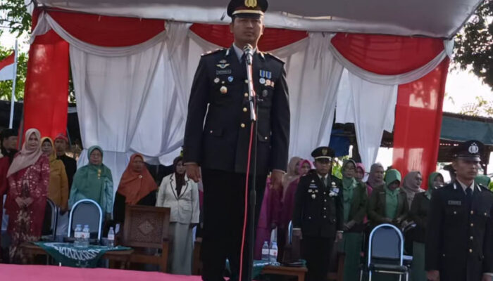 Kapolsek Krejengan Pimpin Upacara Penurunan Bendera HUT RI Ke – 80 tahun 2025