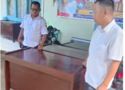 Dukung Pelayanan Kesehatan, Wali Nagari Punggasan Timur Serahkan Meja Posyandu ke Posyandu Merpati 3