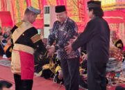 Gubernur Mahyeldi Apresiasi Pengukuhan Prof. Fauzi Bahar sebagai Penghulu Suku Koto