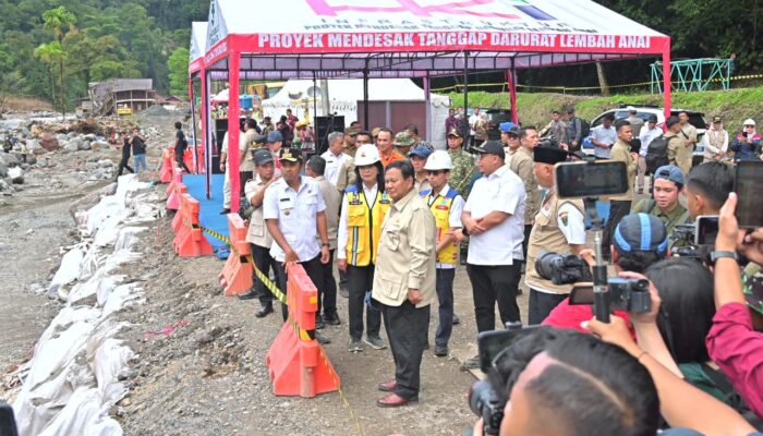 Tinjau Jalan Nasional Terputus di Lembah Anai, Presiden Prabowo Pastikan Percepatan Penanganan