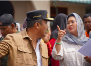 Titiek Soeharto Tinjau Korban Banjir Padang, Wagub Vasko Beberkan Krisis Air Bersih dan Akses Bantuan