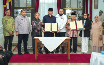 Gubernur Sumbar Mahyeldi Ansharullah menandatangani MoU dengan TMII dan perguruan tinggi swasta