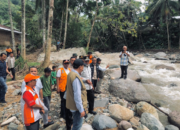 Gubernur Mahyeldi Pastikan Penanganan Bencana di Pesisir Selatan Berjalan Optimal