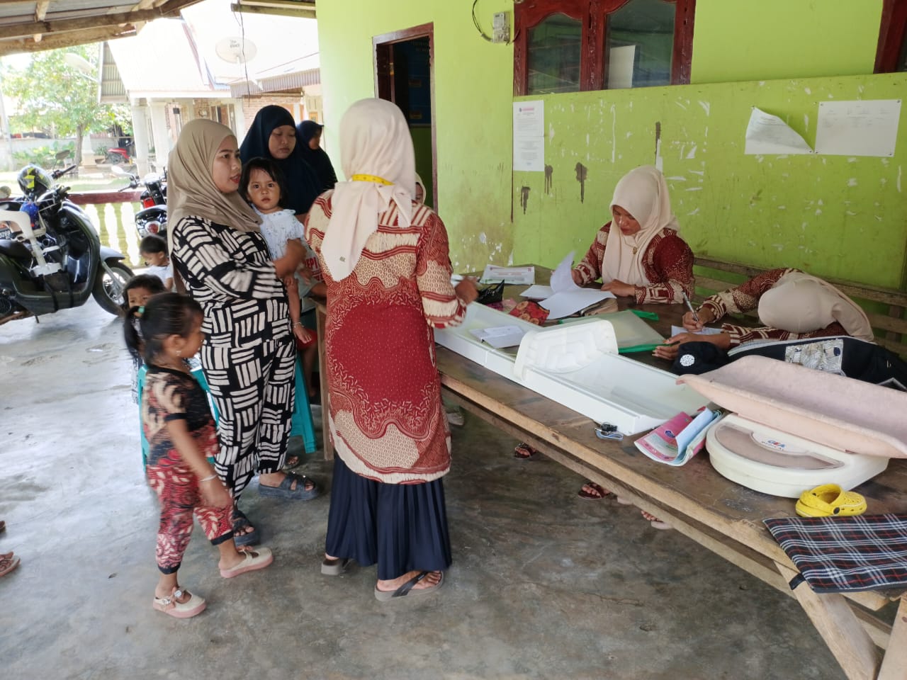 Kegiatan Posyandu Punggasan Timur di Koto Langang bersama Wali Nagari