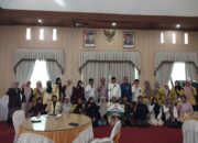 Serahkan Beasiswa Baznas, Bupati Welly Suhery  Berharap Tak Ada Anak Pasaman Putus Sekolah karena Alasan Ekonomi