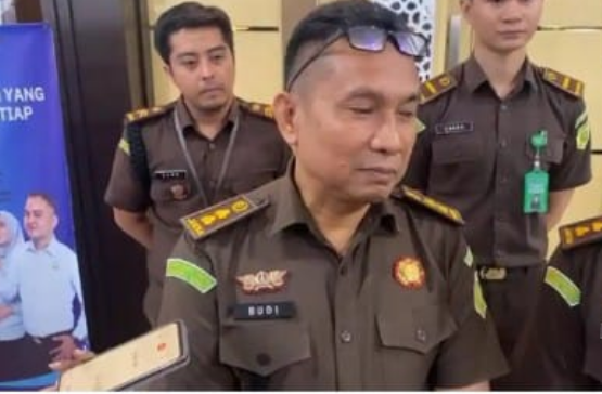 Kejaksaan Negeri Padang menetapkan BSN sebagai DPO saat praperadilan bergulir