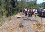 Tiga Titik Jalan Provinsi Rusak Parah di Talu, Mahyeldi Usulkan Jalur Alternatif