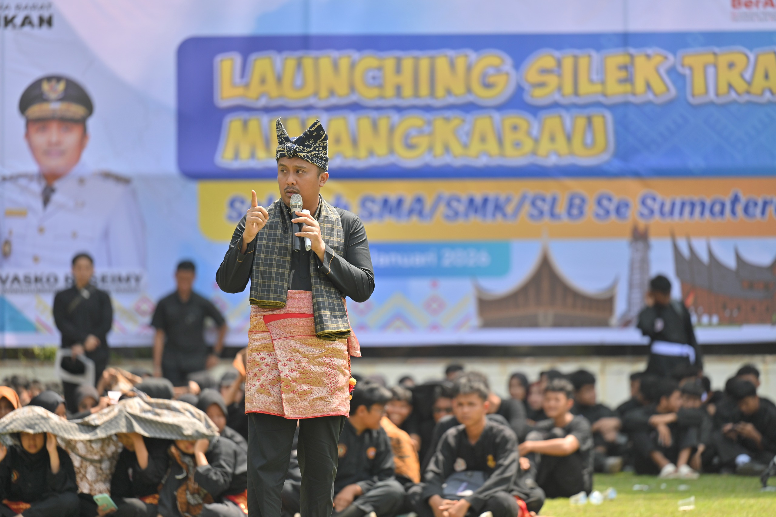 Peluncuran Silek Tradisi Minangkabau sebagai ekstrakurikuler wajib di SMA SMK dan SLB Sumatera Barat.