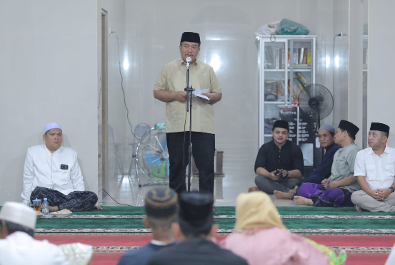 Bupati Asahan Taufik Zainal Abidin saat Safari Ramadan di Masjid Hidayatullah Desa Air Teluk Hessa