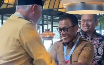 Bupati Tapteng Apresiasi Rendang Sumbar Saat Bencana