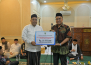 Safari Ramadan Pemprov Sumbar di Tanah Datar, Sekda Serahkan Bantuan Masjid