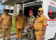 Gubernur Papua Barat Daya Serahkan Ambulans dan Pusling Air