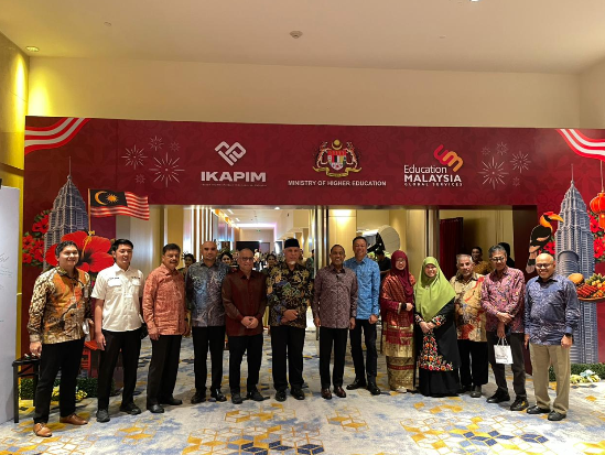 Gubernur Sumbar Mahyeldi Ansharullah menghadiri Gathering Alumni Malaysia di Jakarta