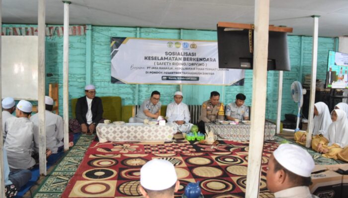 Jasa Raharja Kalsel dan Polsek Beruntung Baru Gelar Sosialisasi Keselamatan Berlalu Lintas di Ponpes Takhashush Diniyah