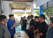 Ketua DPC Demokrat Pasaman Sabar AS mengukuhkan DPRt nagari di Lubuk Sikaping